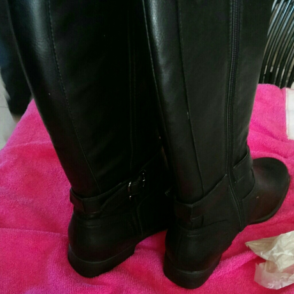 Black hash puppy boots